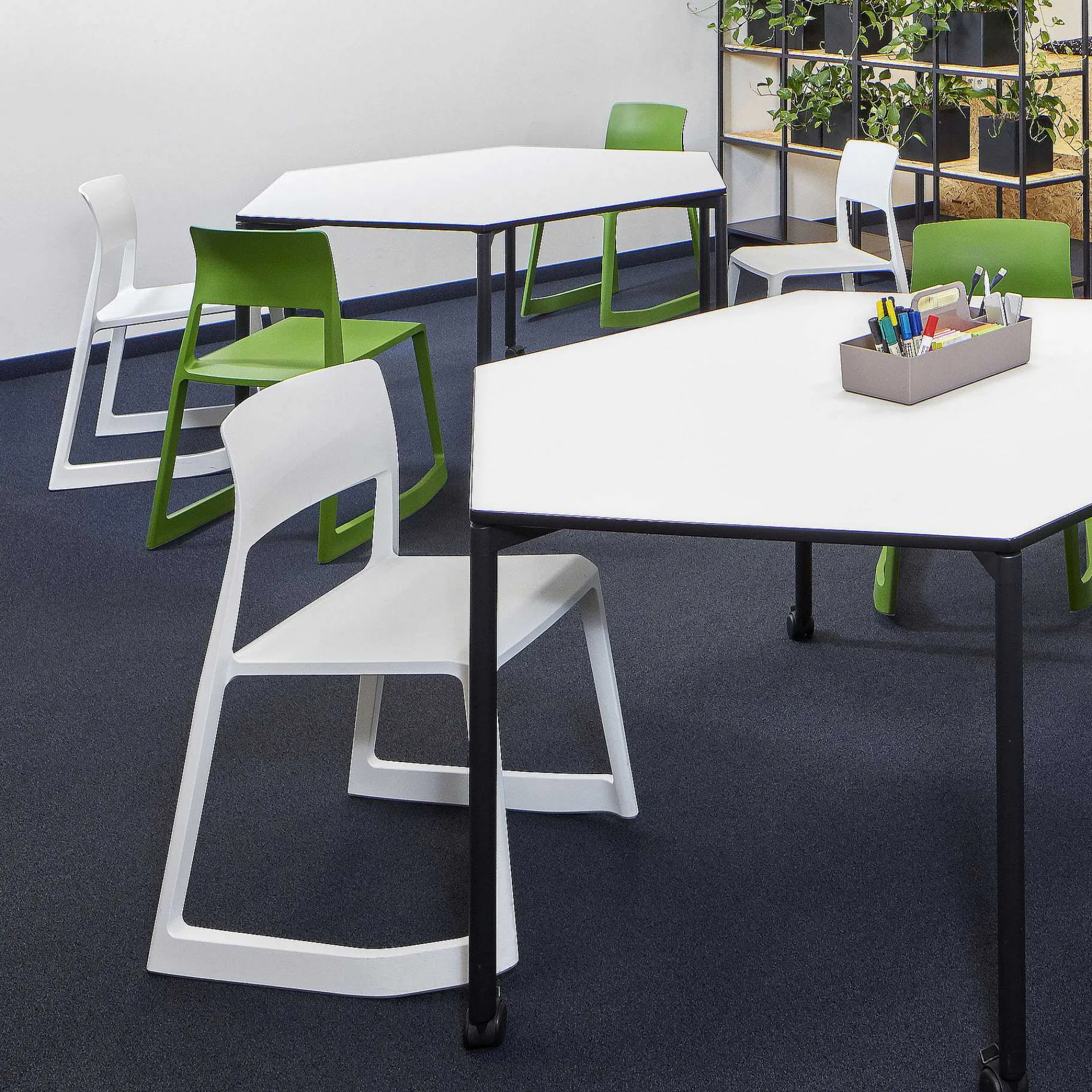 Vitra Chairs*Tip Ton | White