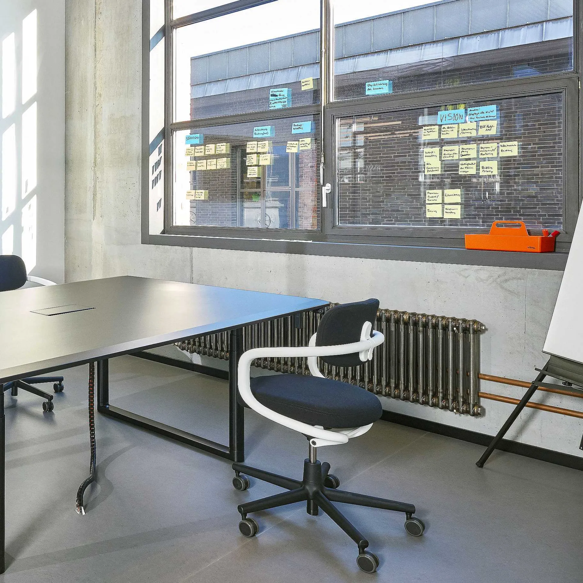 Vitra Stationery And Accessories*Toolbox | Tangerine