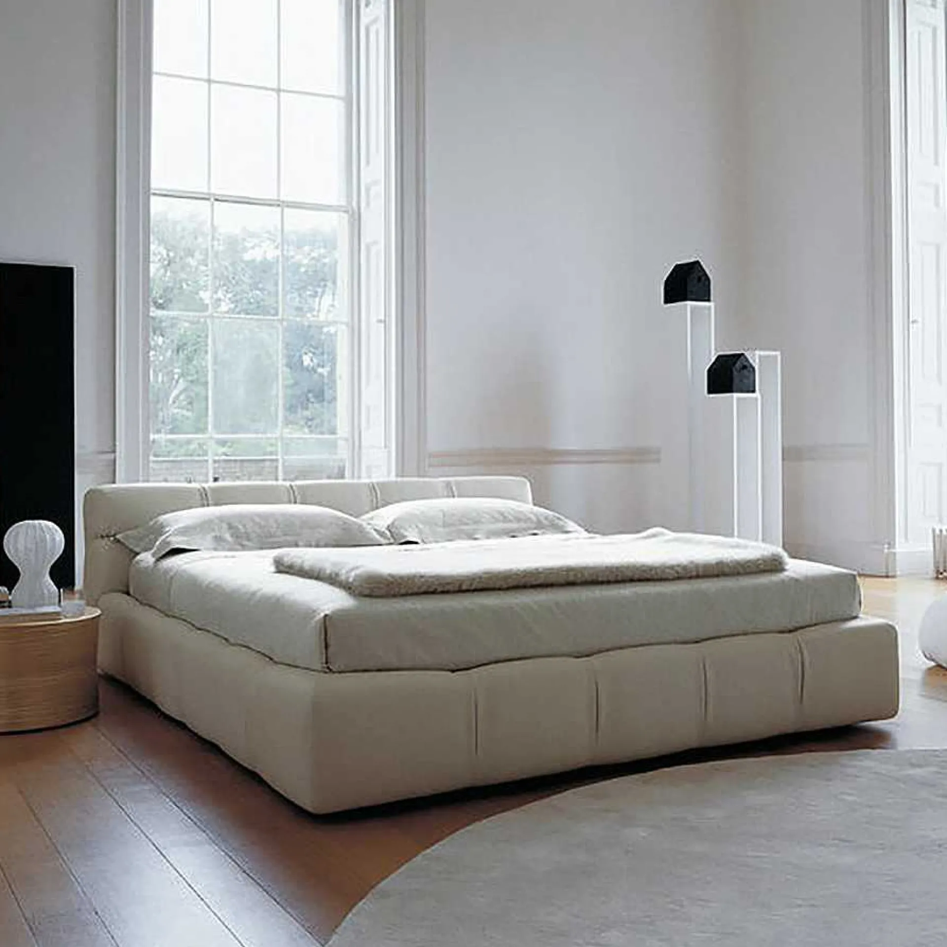 B&B Italia King Size Beds*Tufty - Bed