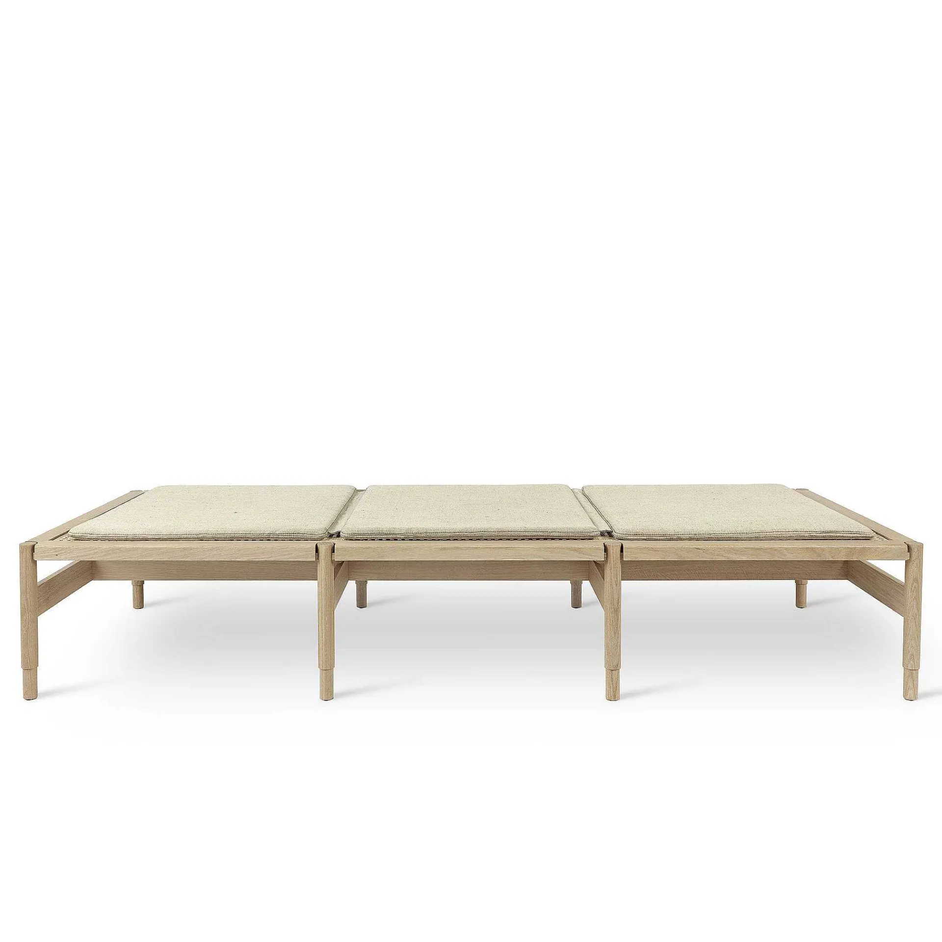Mater Daybed*Winston Daybed & Winston Cushion | Natural Matte Lacquered Oak